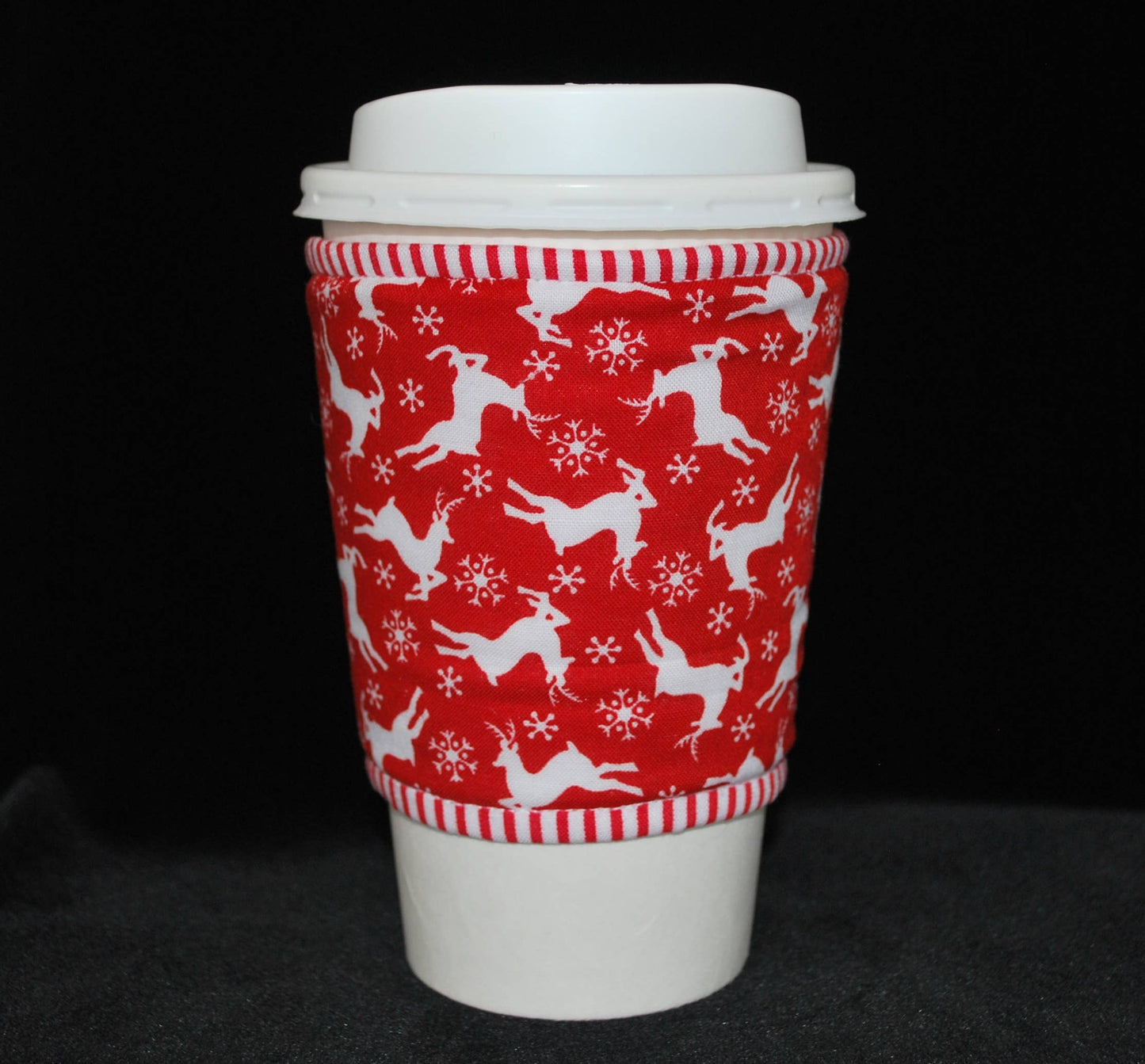 Cup Cozee - White Reindeer On Red