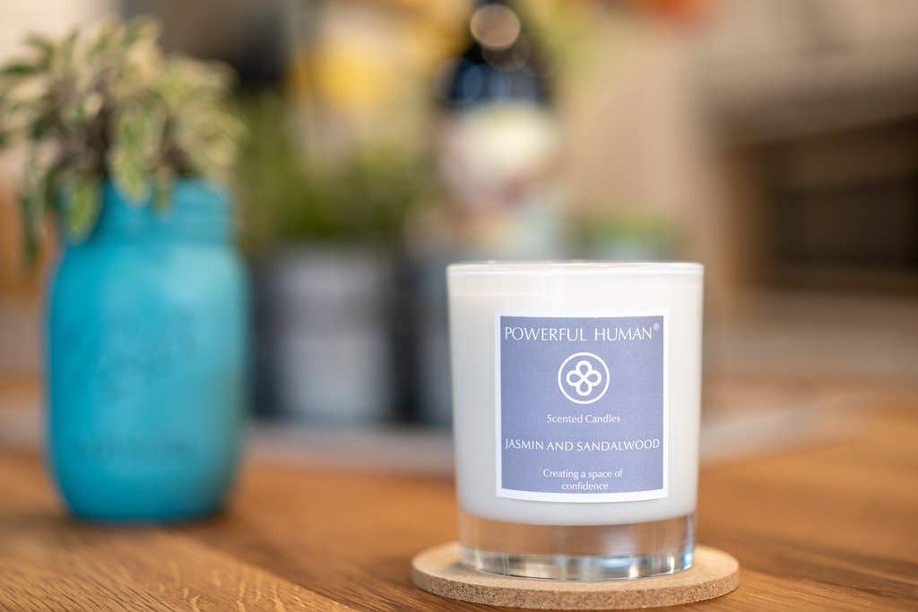 JASMIN AND SANDALWOOD Candle - Creating a space of confidence